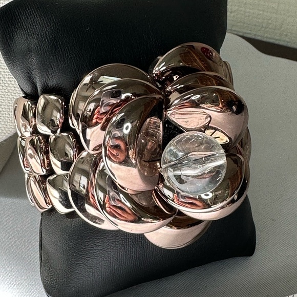 Huge shiny Flower stretch bracelet - Picture 4 of 11